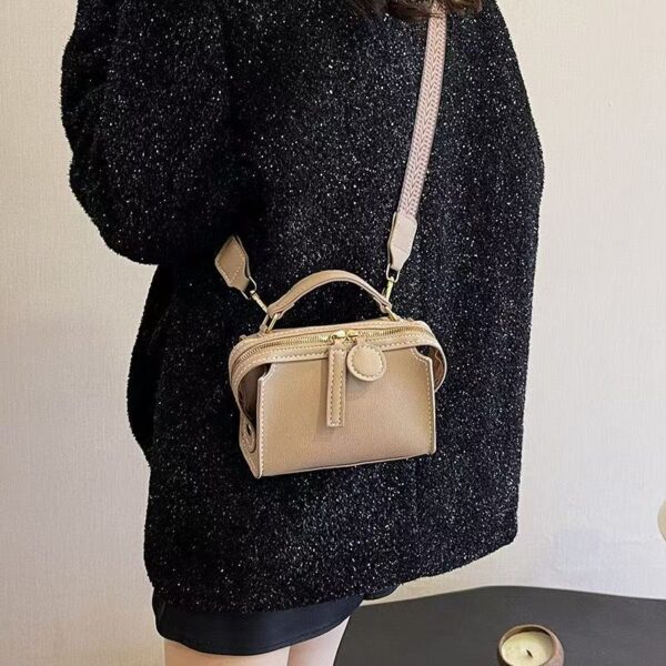 微信图片_20251106004257_34_22 Handcrafted Luxury Leather Handbag – Premium Custom Made Designer Style Bag