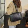 微信图片_20251106004336_79_22 Handcrafted Luxury Leather Handbag – Premium Custom Made Designer Style Bag