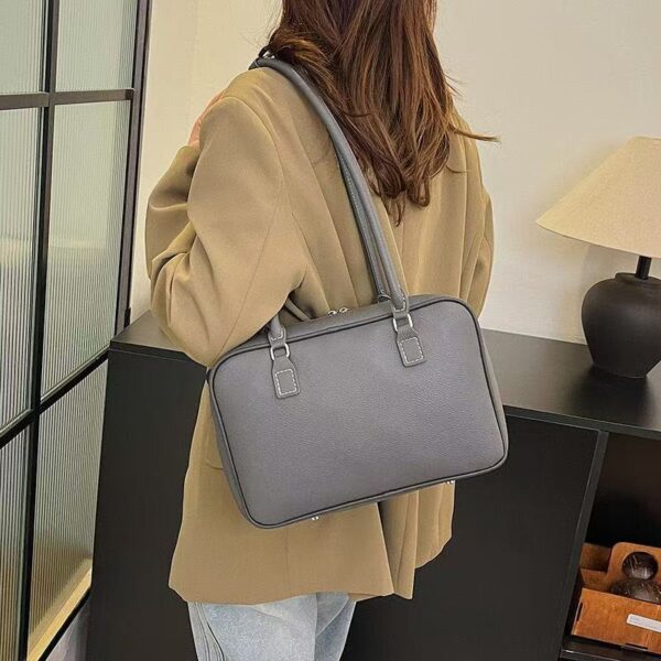 微信图片_20251106004337_80_22 Handcrafted Luxury Leather Handbag – Premium Custom Made Designer Style Bag