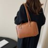 微信图片_20251106004339_83_22 Handcrafted Luxury Leather Handbag – Premium Custom Made Designer Style Bag